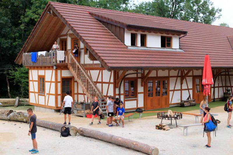 Al campo internazionale sul Lago Costanza ci sono spazi aperti dove potrai giocare e divertirti con i tuoi amici 