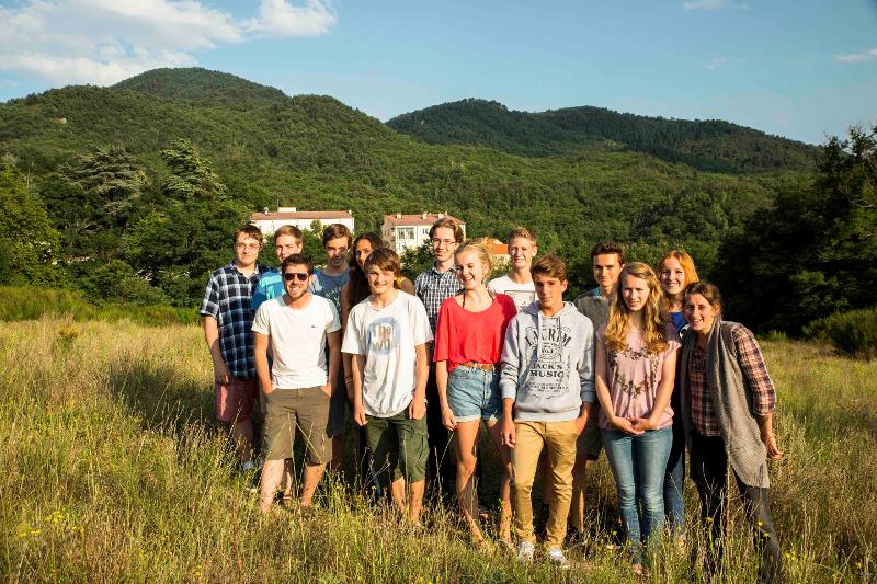 Al viaggio studio Dublino i ragazzi si stanno divertendo all'aperto 
