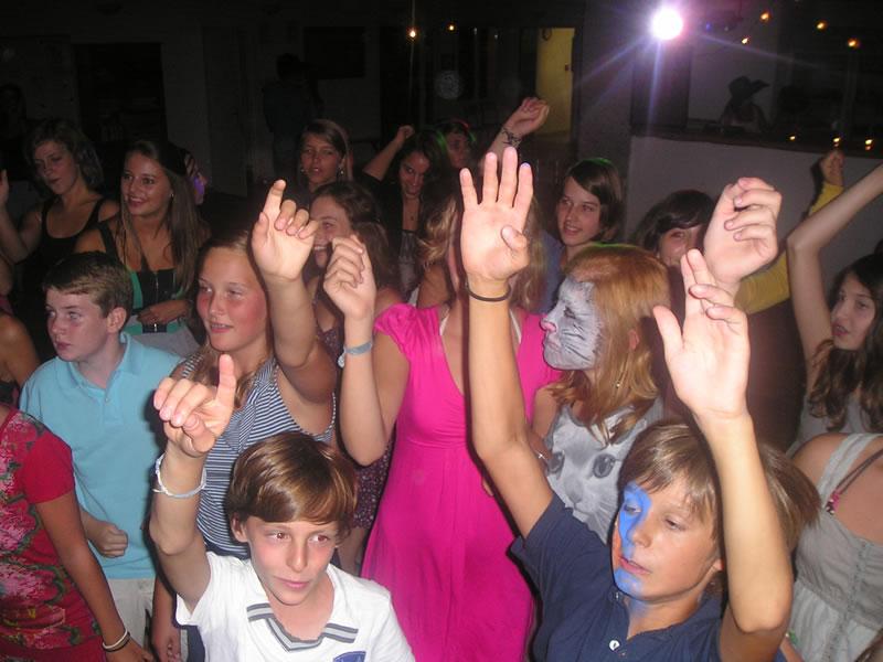 Festa in stile disco al soggiorno linguistico francese