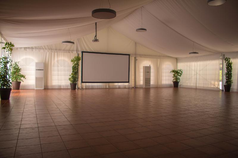 Una sala ricevimento al campo estivo attività in Spagna