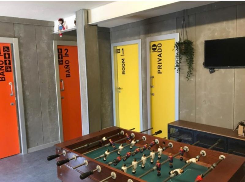 Calcetto e porte colorate al al soggiorno linguistico spagnolo 