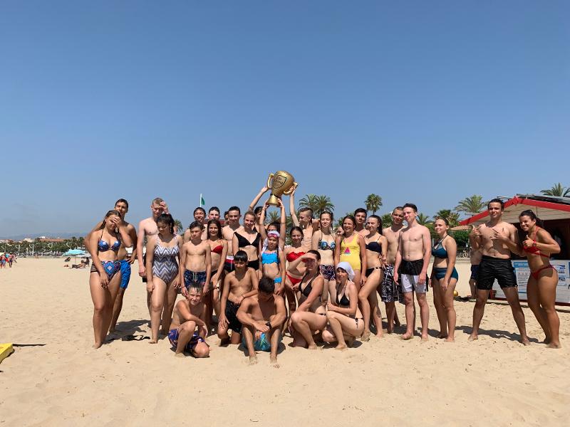 Nella vacanza studio i ragazzi sono in spiaggia