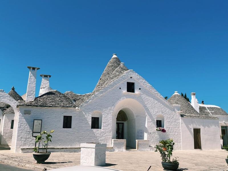 Al soggiorno linguistico italiano ad Alberobello c'è un trullo tipico pugliese