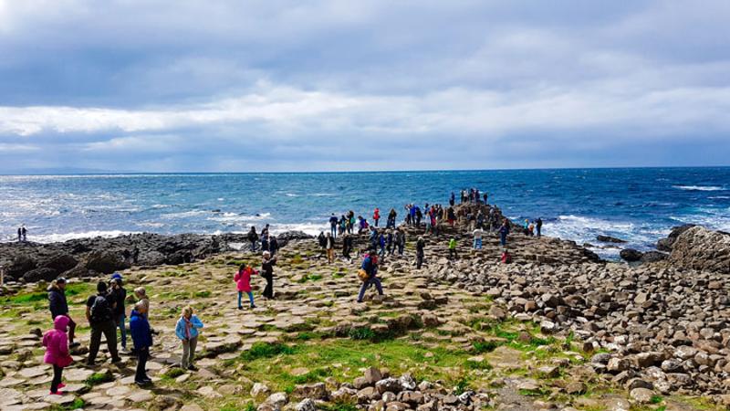 Gita con i partecipanti della vacanza studio Dublino alle scogliere di Moher