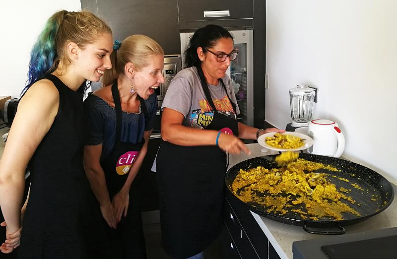 Alla vacanza studio Spagna gli alunni imparano a cucinare le specialità tipiche spagnole