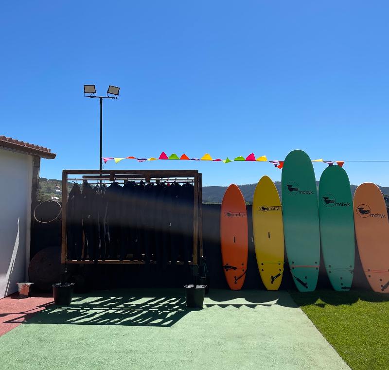 Tavole e mute organizzate appositamente per voi al campo estivo surf