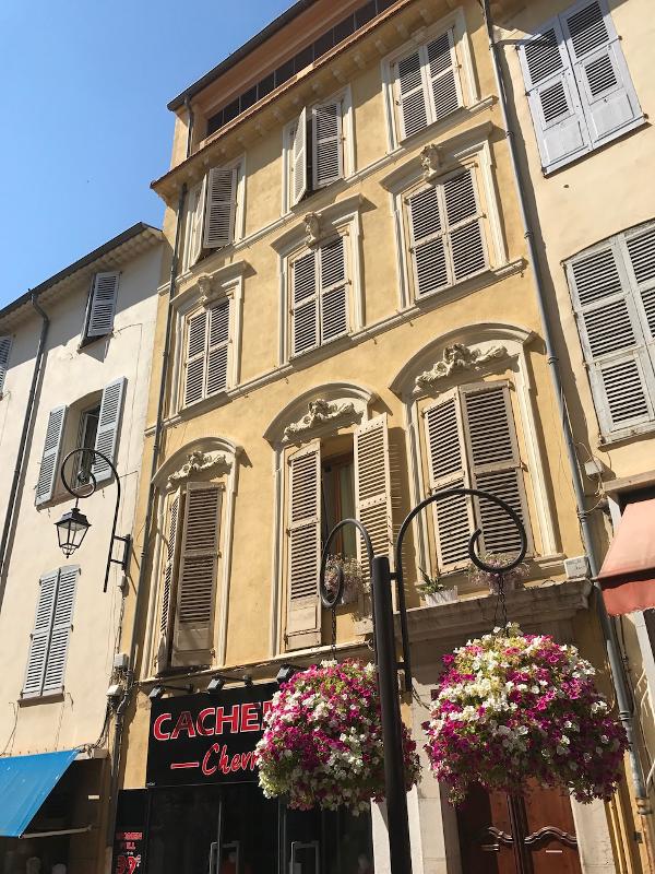 Al soggiorno linguistico francese goditi l'architettura tipica