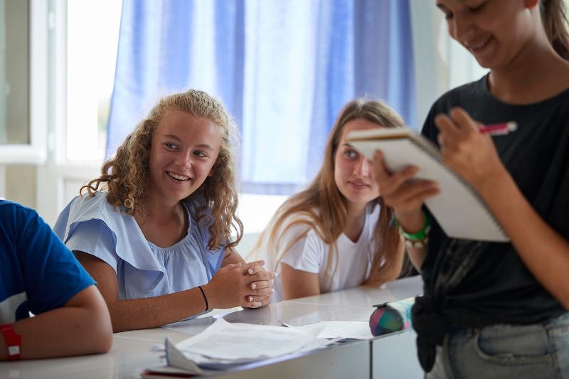 Al soggiorno linguistico francese durante le lezioni ci si diverte grazie agli insegnamenti interattivi 