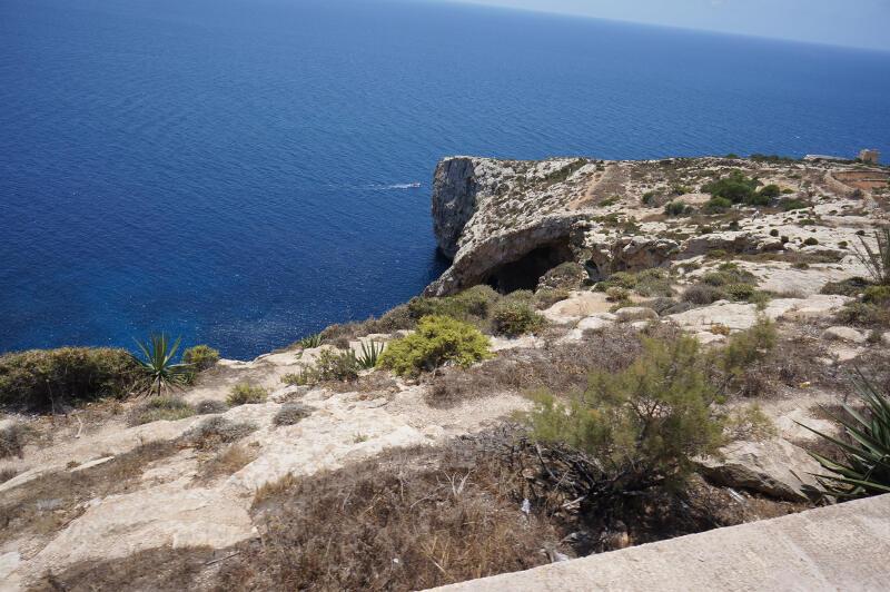 Vista mozzafiato sul mare da una scogliera al viaggio organizzato Puglia