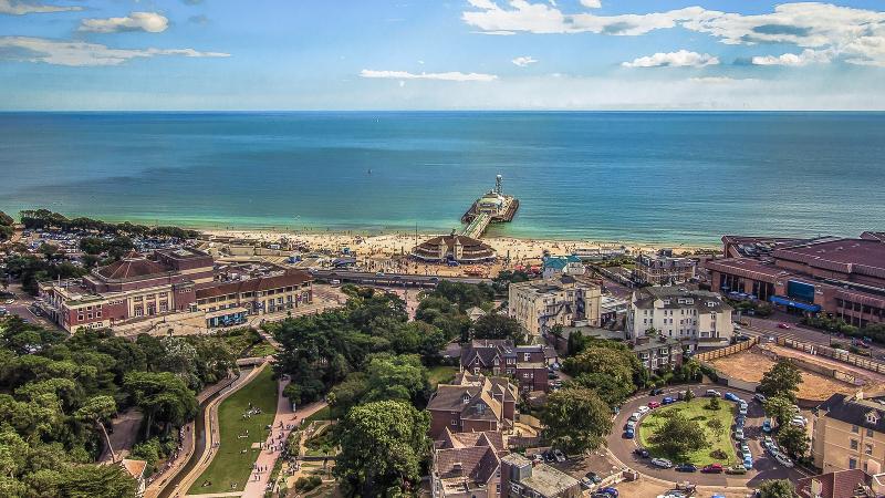 Al soggiorno linguistico inglese estivo a Bournemouth c'è un paesaggio visto dall'alto molto bello 