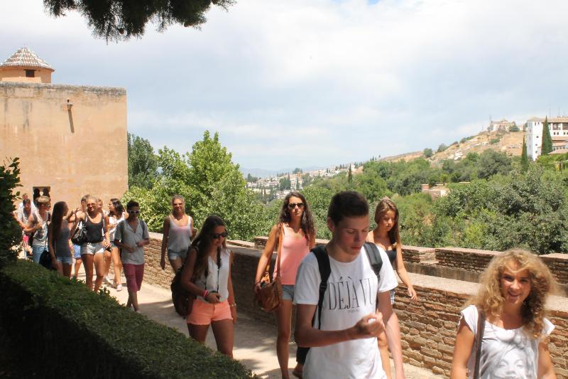 Un gruppo di studenti partecipa ad una gita ai corsi di spagnolo in Spagna