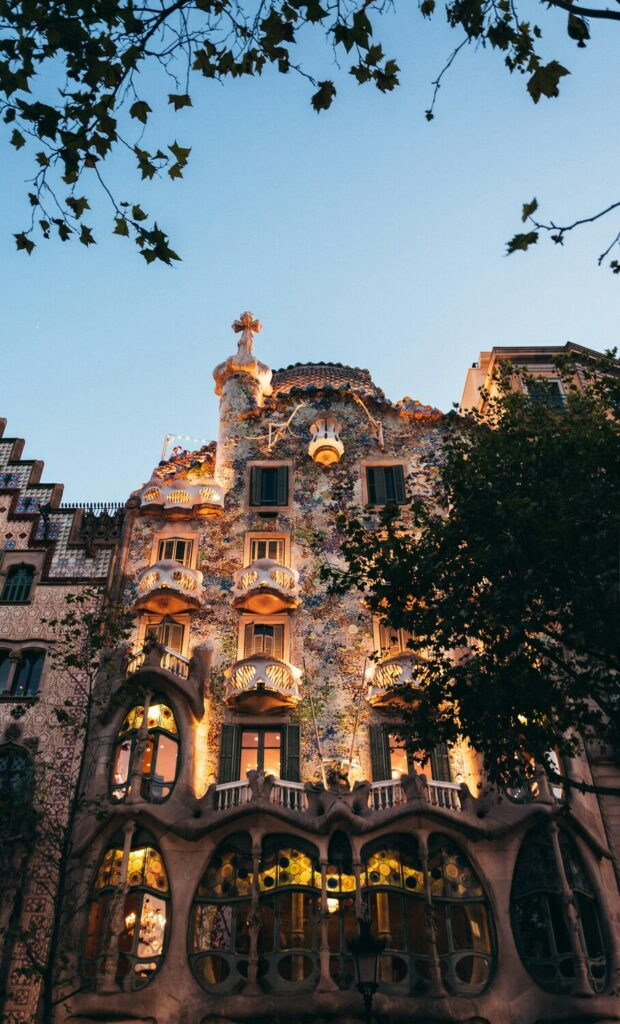 Mentre scopri come studiare lo spagnolo visita Casa Batllò a Barcellona